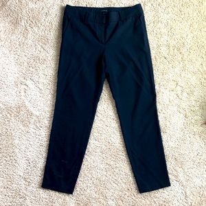 Ann Taylor- Cropped navy pants- size 6